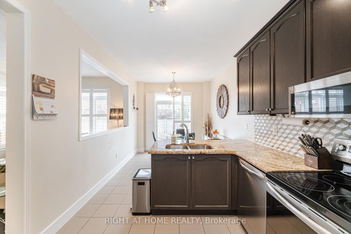 Photo 12 at 14 Duffel Crescent, Georgetown, Halton Hills