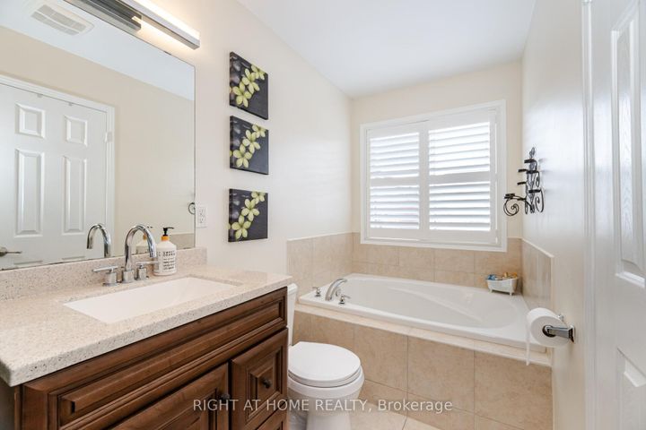 Photo 21 at 14 Duffel Crescent, Georgetown, Halton Hills