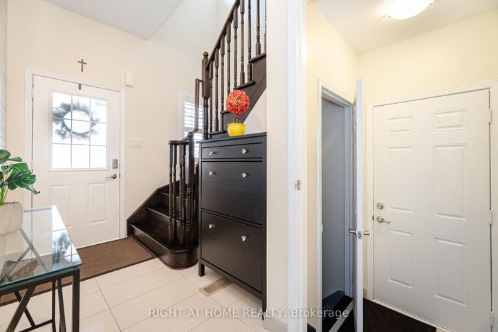 Photo 31 at 14 Duffel Crescent, Georgetown, Halton Hills