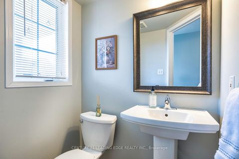 Photo 4 at 10 Oglevie Drive, Pringle Creek, Whitby