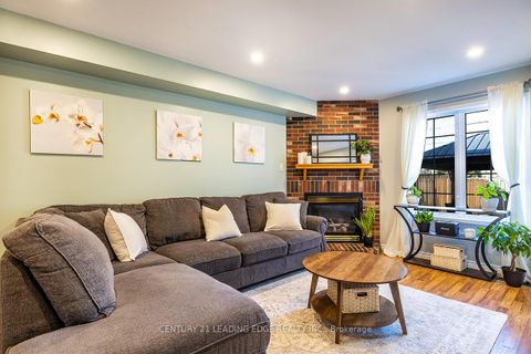 Photo 8 at 10 Oglevie Drive, Pringle Creek, Whitby