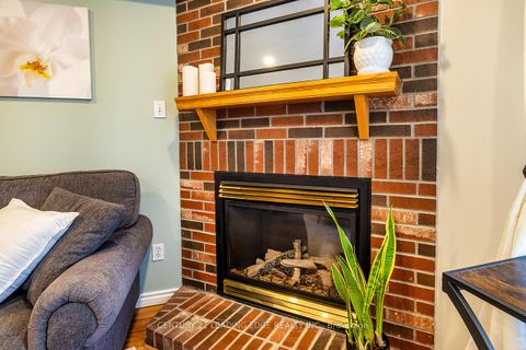 Photo 11 at 10 Oglevie Drive, Pringle Creek, Whitby