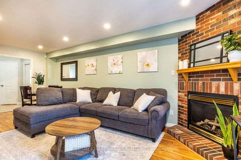 Photo 13 at 10 Oglevie Drive, Pringle Creek, Whitby