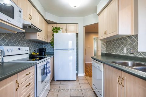 Photo 18 at 10 Oglevie Drive, Pringle Creek, Whitby