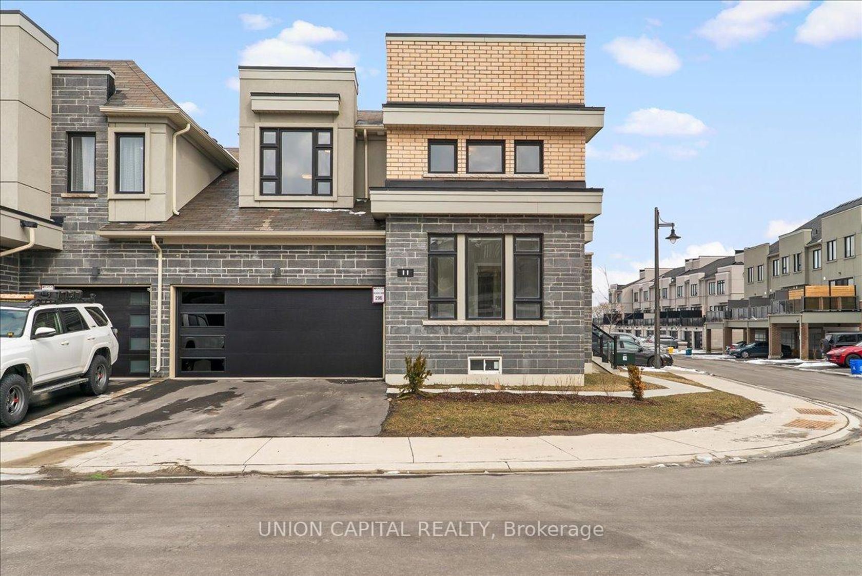 11 Sailors Landing, Bowmanville, Clarington 