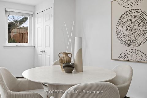 Photo 3 at 179 - 1055 Dundas Street E, Applewood, Mississauga