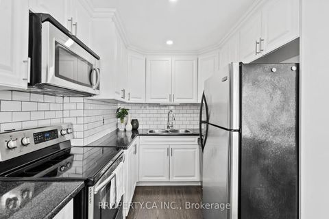 Photo 11 at 179 - 1055 Dundas Street E, Applewood, Mississauga