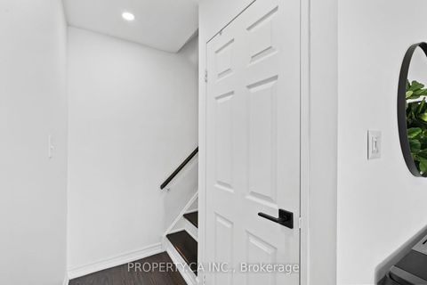 Photo 13 at 179 - 1055 Dundas Street E, Applewood, Mississauga