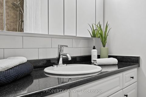 Photo 17 at 179 - 1055 Dundas Street E, Applewood, Mississauga