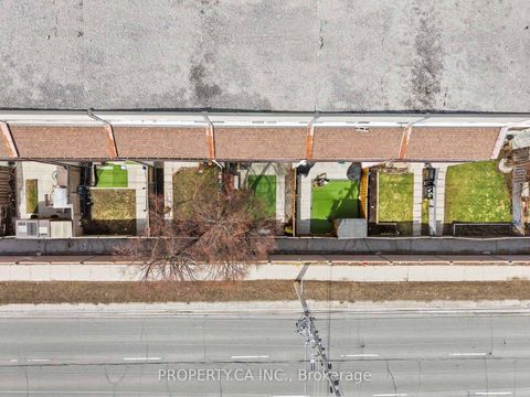 Photo 32 at 179 - 1055 Dundas Street E, Applewood, Mississauga