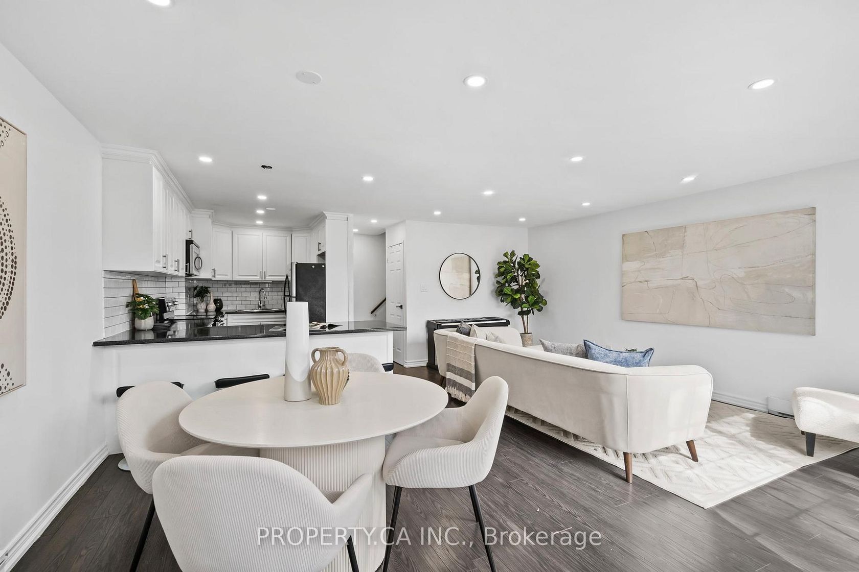 179 - 1055 Dundas Street E, Applewood, Mississauga by Loree Meneguzzi Real Estate 179 - 1055 Dundas Street E, Applewood, Mississauga