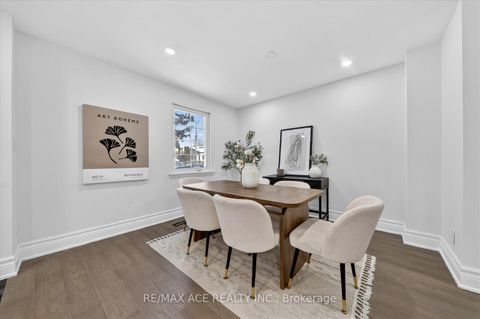 Photo 11 at 233 Oakridge Drive, Cliffcrest, Toronto