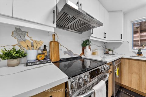 Photo 17 at 233 Oakridge Drive, Cliffcrest, Toronto