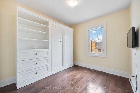 Photo 24 at 35 Rainbow Drive, West Woodbridge, Vaughan