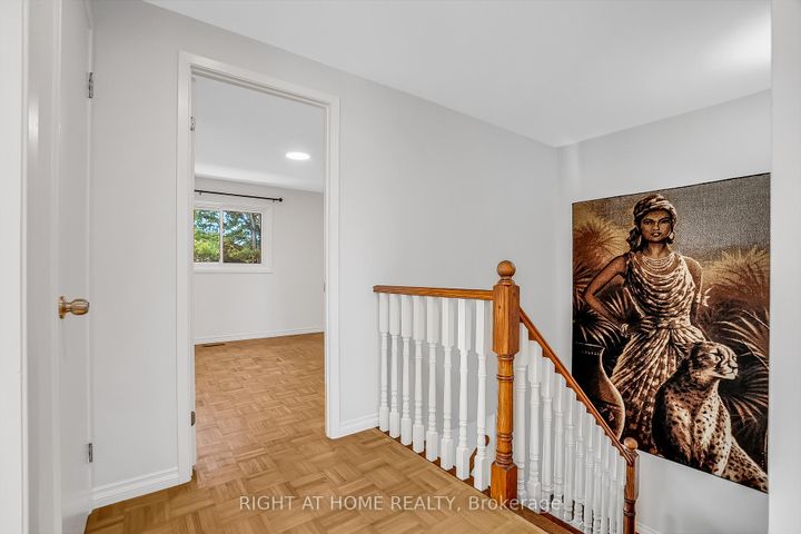 Photo 14 at 6842 Avila Road, Meadowvale, Mississauga