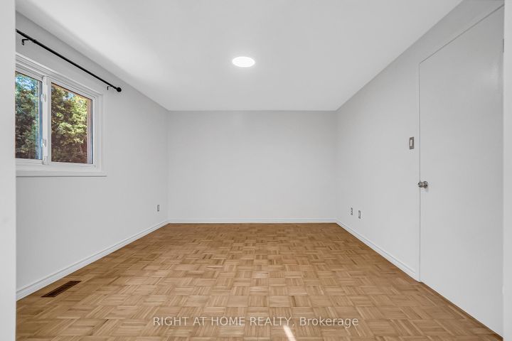 Photo 16 at 6842 Avila Road, Meadowvale, Mississauga