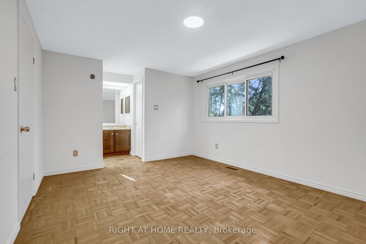 Photo 20 at 6842 Avila Road, Meadowvale, Mississauga