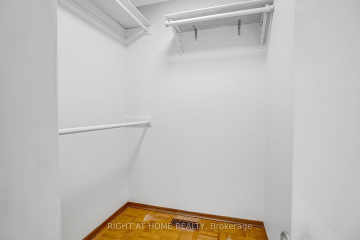 Photo 21 at 6842 Avila Road, Meadowvale, Mississauga