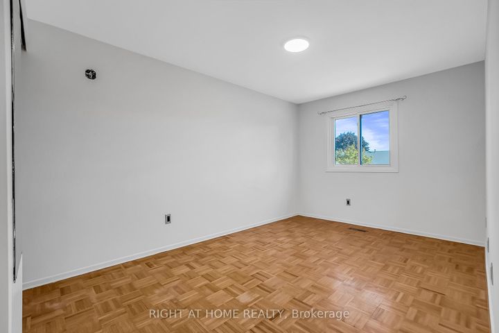 Photo 24 at 6842 Avila Road, Meadowvale, Mississauga