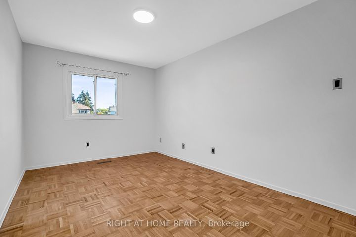 Photo 25 at 6842 Avila Road, Meadowvale, Mississauga