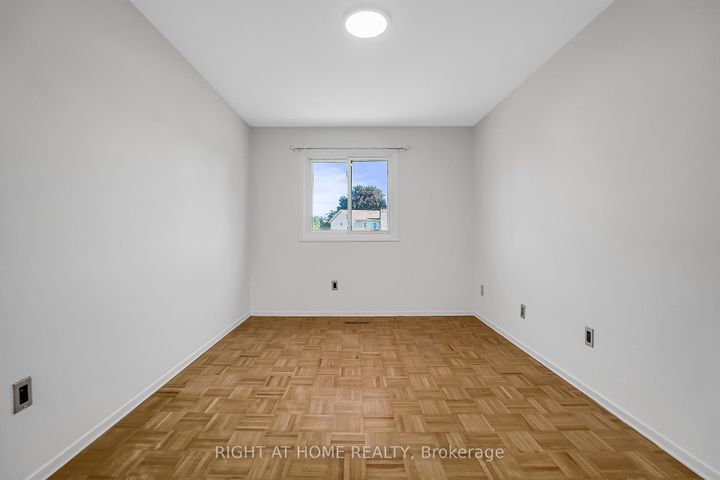 Photo 26 at 6842 Avila Road, Meadowvale, Mississauga