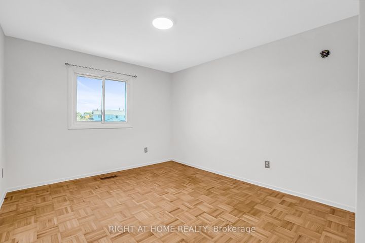 Photo 29 at 6842 Avila Road, Meadowvale, Mississauga