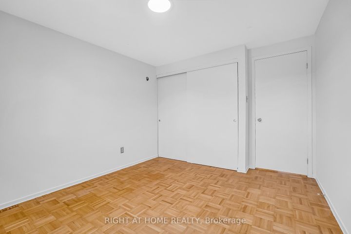 Photo 31 at 6842 Avila Road, Meadowvale, Mississauga