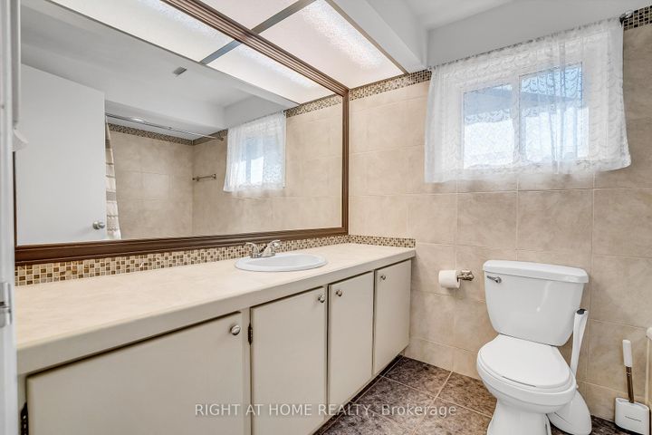 Photo 33 at 6842 Avila Road, Meadowvale, Mississauga