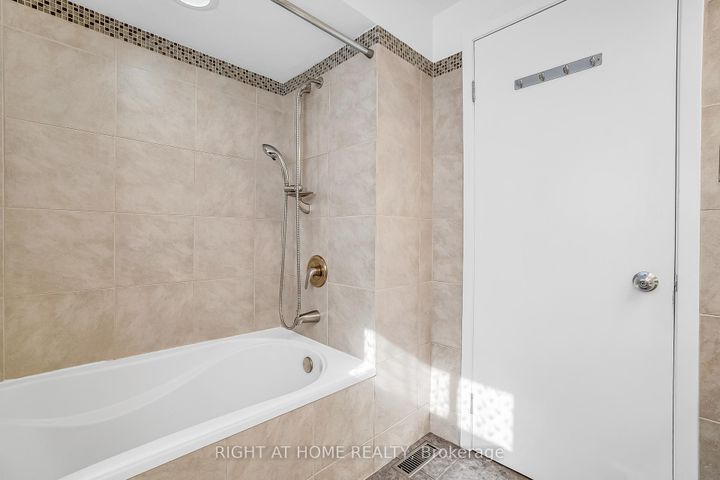 Photo 34 at 6842 Avila Road, Meadowvale, Mississauga