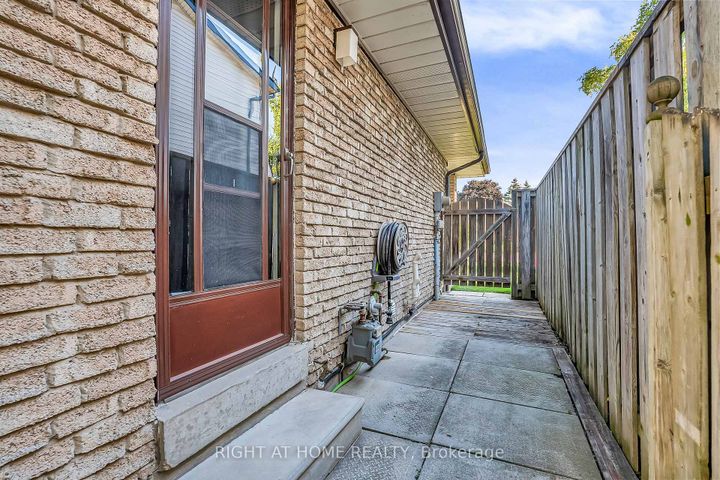 Photo 41 at 6842 Avila Road, Meadowvale, Mississauga