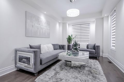 Photo 5 at 227 Northglen Boulevard, Bowmanville, Clarington