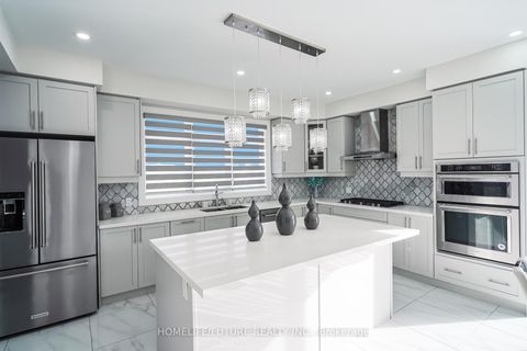 Photo 10 at 227 Northglen Boulevard, Bowmanville, Clarington