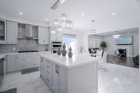 Photo 13 at 227 Northglen Boulevard, Bowmanville, Clarington