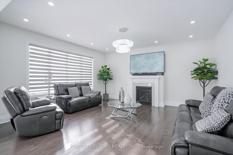 Photo 14 at 227 Northglen Boulevard, Bowmanville, Clarington