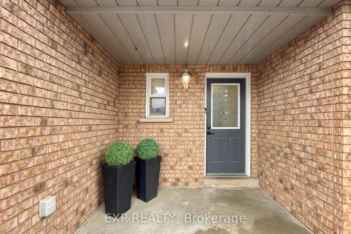 Photo 1 at 760 Ashprior Avenue, Hurontario, Mississauga