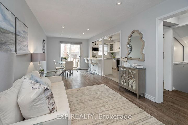 Photo 4 at 760 Ashprior Avenue, Hurontario, Mississauga