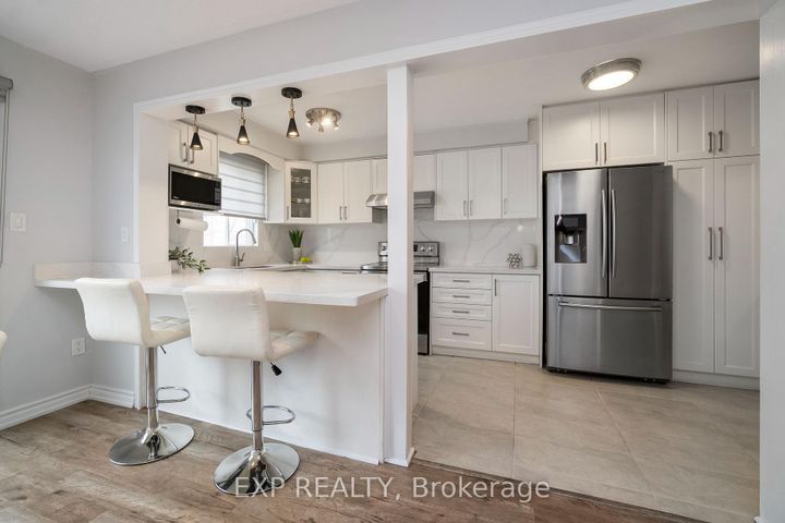 Photo 9 at 760 Ashprior Avenue, Hurontario, Mississauga