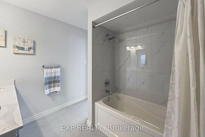 Photo 16 at 760 Ashprior Avenue, Hurontario, Mississauga