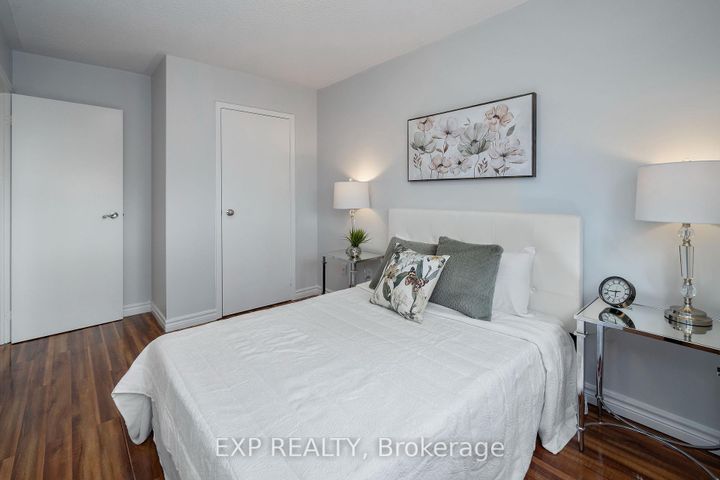 Photo 18 at 760 Ashprior Avenue, Hurontario, Mississauga