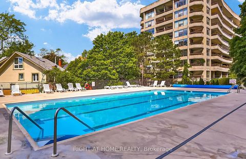 Photo 14 at 607 - 80 Quebec Avenue, High Park North, Toronto