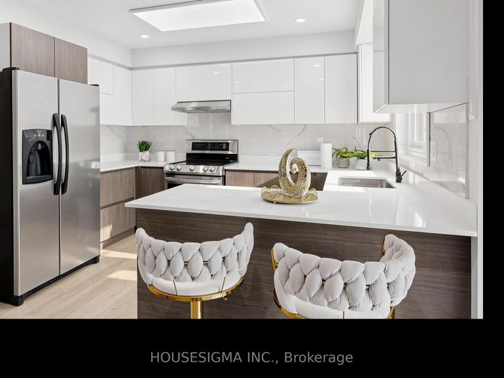 Photo 5 at 423 Connaught Avenue, Newtonbrook West, Toronto