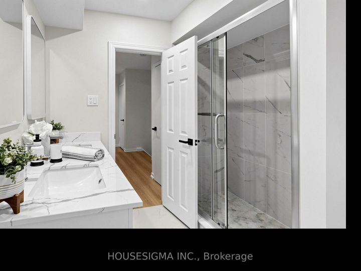 Photo 15 at 423 Connaught Avenue, Newtonbrook West, Toronto