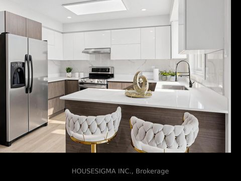 Photo 5 at 423 Connaught Avenue, Newtonbrook West, Toronto