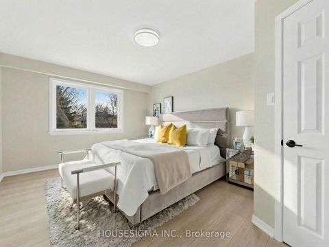 Photo 10 at 423 Connaught Avenue, Newtonbrook West, Toronto