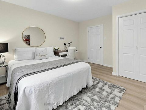 Photo 13 at 423 Connaught Avenue, Newtonbrook West, Toronto