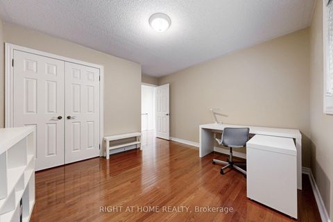 Photo 22 at 41 - 280 Paradelle Drive, Oak Ridges Lake Wilcox, Richmond Hill