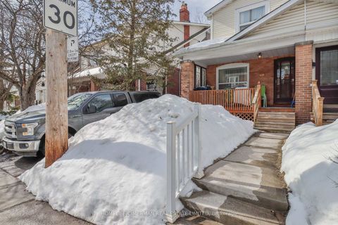Photo 1 at 60 Beach View Crescent, Danforth, Toronto
