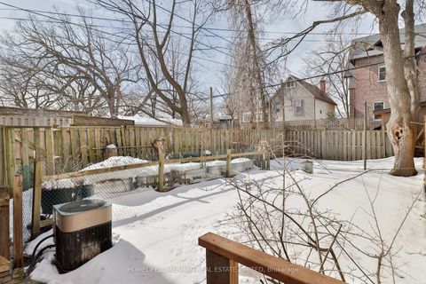 Photo 3 at 60 Beach View Crescent, Danforth, Toronto