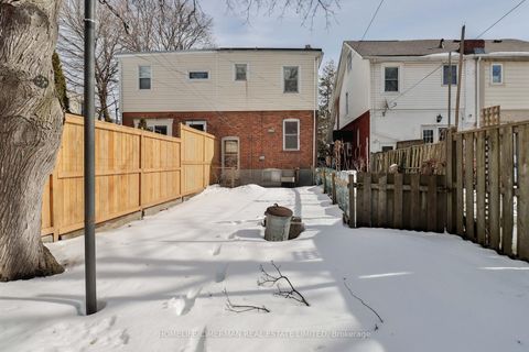 Photo 4 at 60 Beach View Crescent, Danforth, Toronto