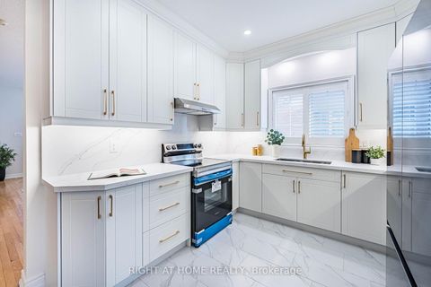 Photo 9 at 47 Kimono Crescent, Rouge Woods, Richmond Hill